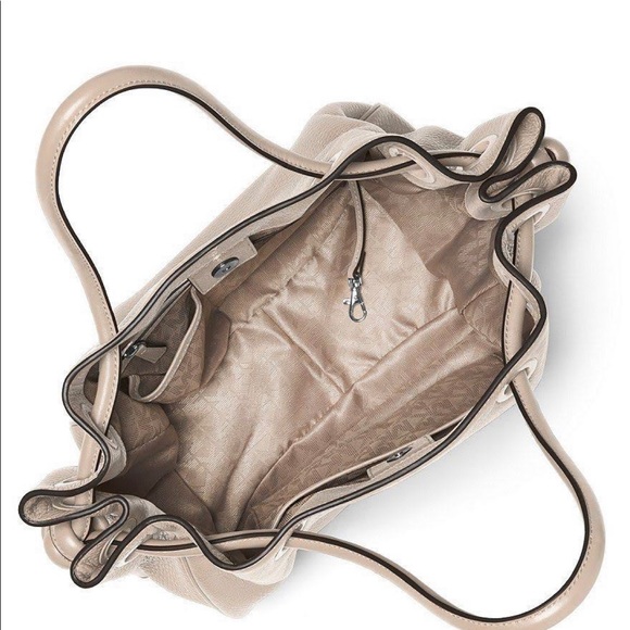 Michael Kors Dalia Large Shoulder Tote in Cement - Picture 5 of 15